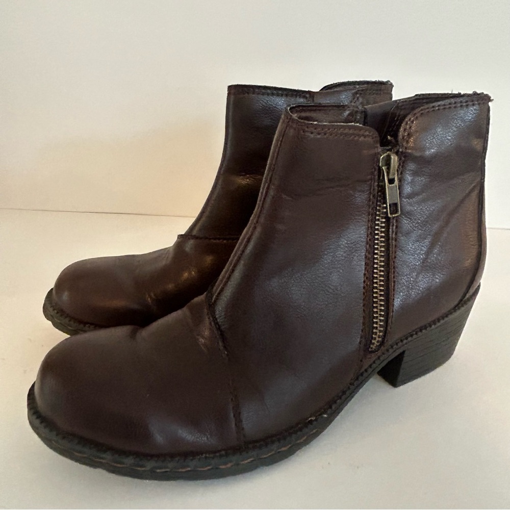 b.o.c Born vegan leather brown side zip heeled ankle boots size 6.5 fall comfort